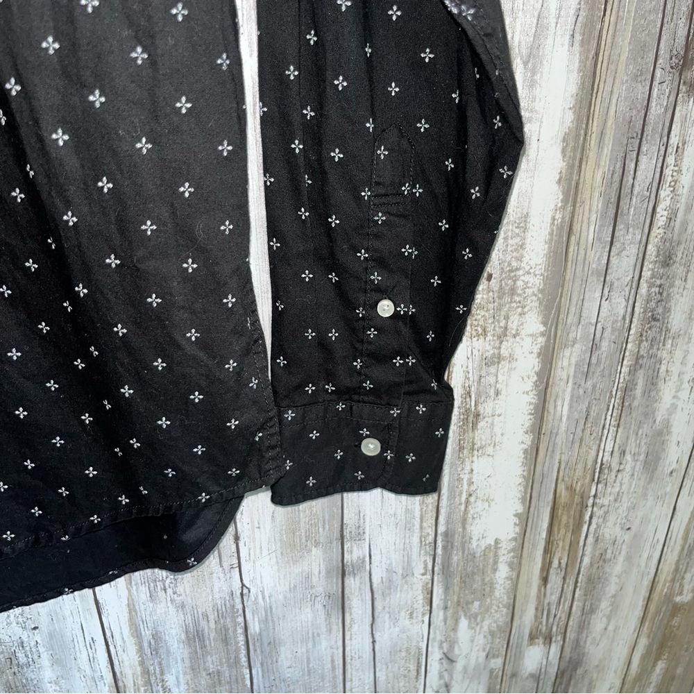 American Eagle Men’s Black Printed Button Down - Picture 3 of 5